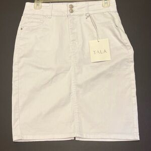 NWT Tala Women’s White Denim Skirt Size Medium